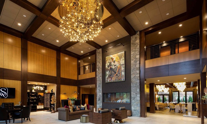 Swiftwater Hotel | Discover The Swiftwater: Eco-Friendly Retreat with Pool