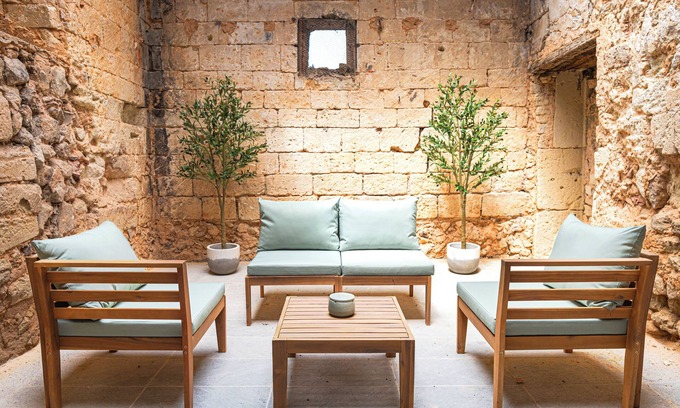 Saint-Paul-Trois-Chateaux Apartment | The Tourmaline Duplex