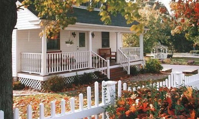 Mystic - New London Hotel | Relaxing Retreat at The Taber Inne & Suites - Oceanfront Bliss