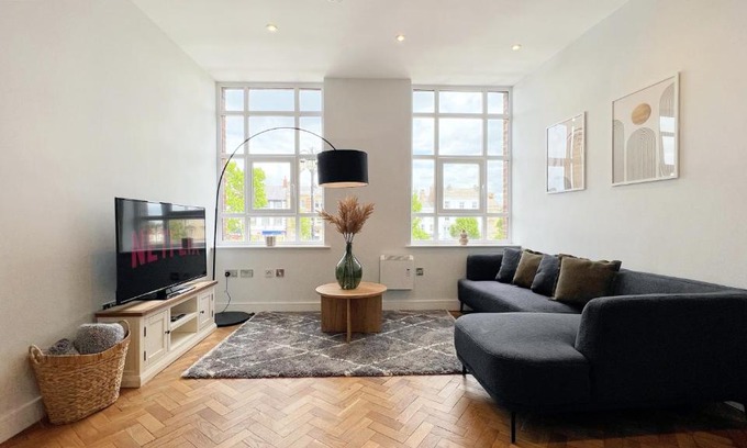 Ripon Apartment | Inviting Yorkshire Hosts - Explore The Tailor's Lounge