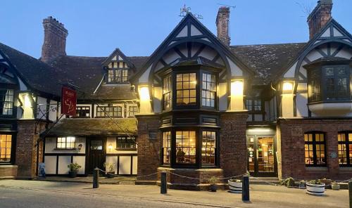 Blandford Forum Hotel | Pet-Friendly The Talbot: Family-Focused Getaway Awaits!