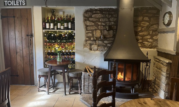Eynsham Bed & Breakfast | Discover The Talbot Inn: Rated 8/10 with Breakfast & Dining