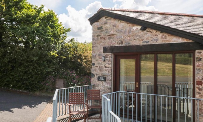 Dittisham House | Discover The Tallet: 4-Star Child-Friendly Retreat
