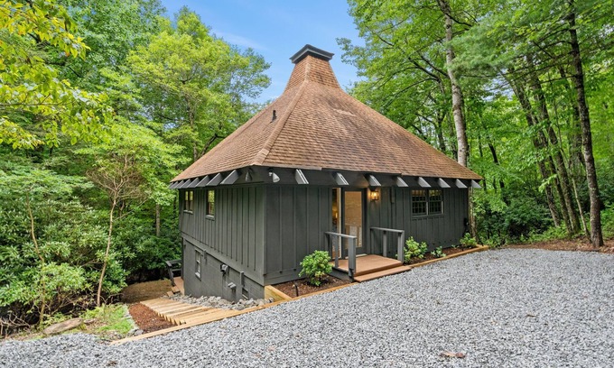 Brevard Cabin | Guest Rated 10/10: The Tea House at Connestee Falls