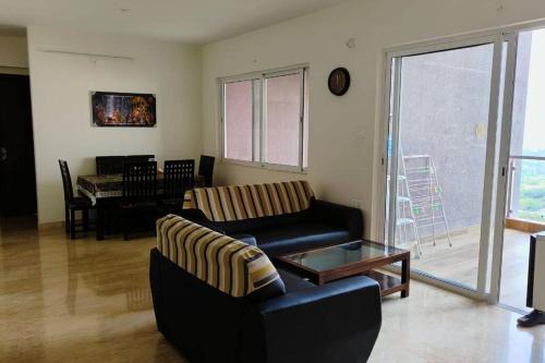 Paud Apartment | Discover The Ten: Pet-Friendly Oasis with Pool Access