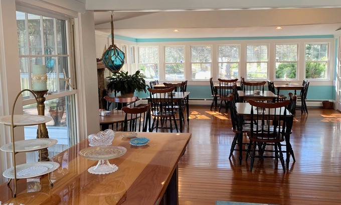 West Harwich Bed & Breakfast | Experience Relaxation at The Tern Inn & Cottages