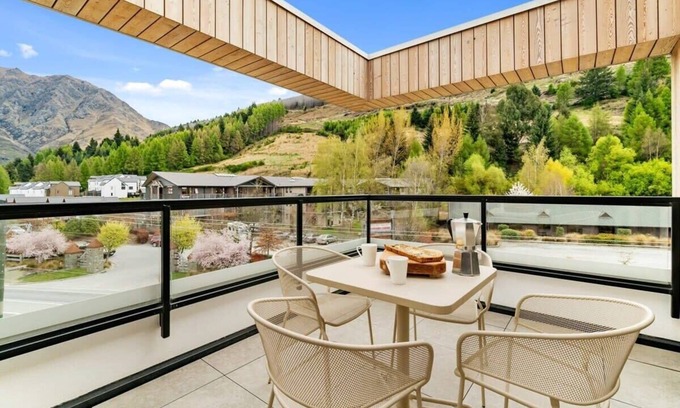 Arthur's Point Apartment | Highly Rated Terrace at La Residence du Parc Awaits You