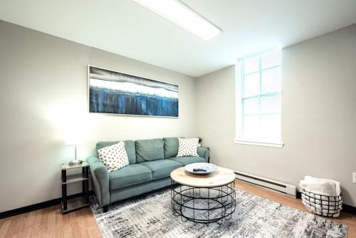 Wilmington Apartment | Cozy 2-Bedroom Terrace at Park Place with Fast WiFi