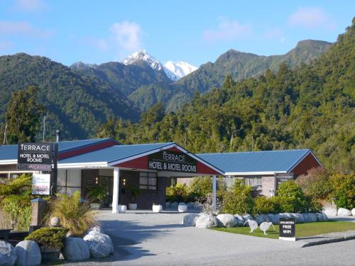 Franz Josef Glacier Hotel | Experience Comfort at The Terrace with Spa and Hot Tub