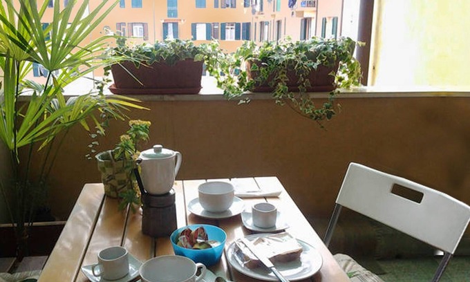 Verona City Centre Apartment | Historic Hotel Terrace on the Courtyard - Rated 9.8/10