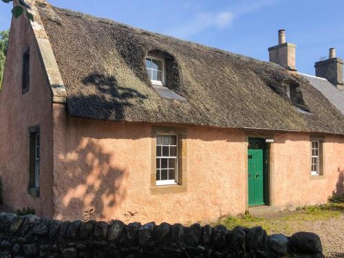 Cupar House | Guest Rated: 9.2 at The Thatched Cottage, Ideal for Families