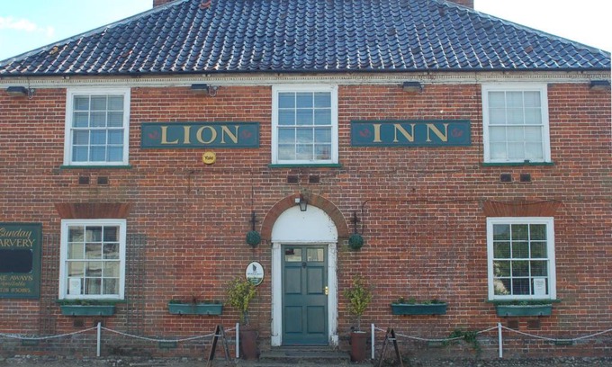 Theberton Bed & Breakfast | Pet-Friendly Getaway at Theberton Lion with Breakfast Included