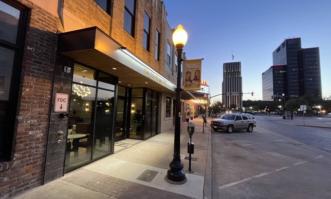 Tyler Hotel | Eco-Friendly Comfort at The Thomas Hotel - Rated 9.6/10