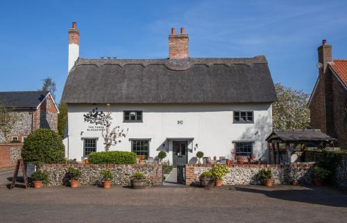 Woodditton Hotel | Discover The Three Blackbirds: Pet-Friendly & Family-Oriented
