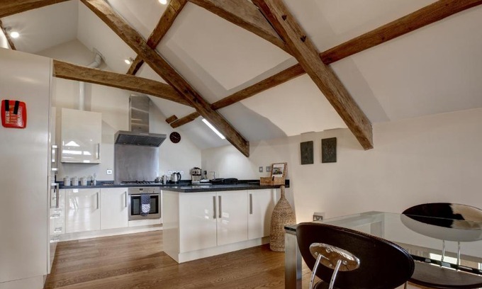 Rhyd-y-clafdy House | Pet and Child Friendly Stay at The Threshing Barn, 9.3/10