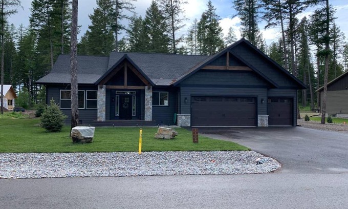 Columbia Falls House | Timber Brae: Guest Rated 10/10 with Family-Friendly Amenities