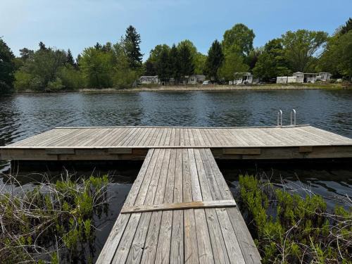 Saugatuck Villa | The Timber Nest Goshorn lake dock pool town