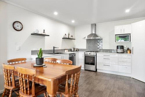 Kinloch House | Discover The Tin Hut - Kinloch: Pet Friendly & Family Fun