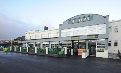 Clydebank Hotel | Budget-Friendly Stay at The Titan with Breakfast Included