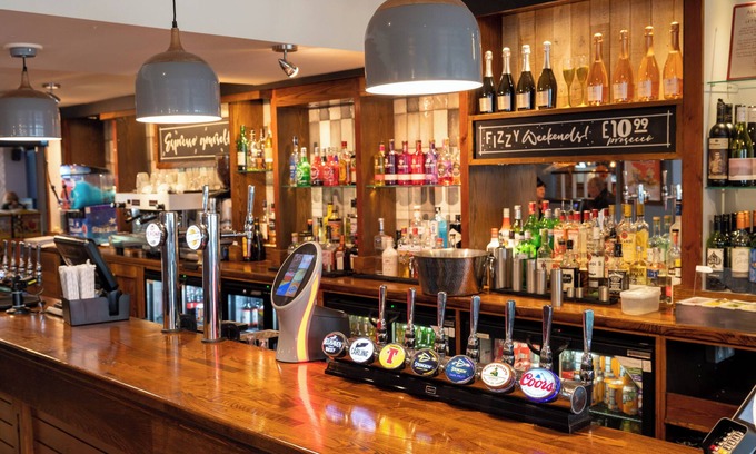 Clydebank Hotel | Budget-Friendly Stay at The Titan with Family Amenities