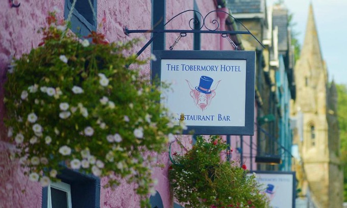 Tobermory Hotel | Experience The Tobermory Hotel: Pet-Friendly & Family Welcoming