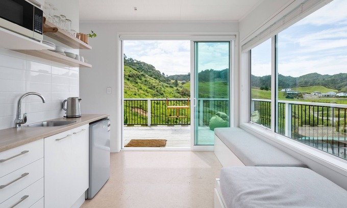 Waihi Beach Cabin | Exceptional Tohora View Cabin with Oceanfront Bliss
