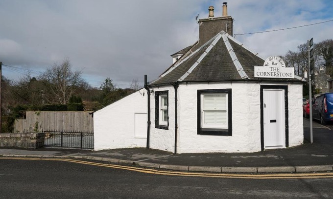 Newton Stewart House | Experience Comfort at The Toll House - 4-Star Getaway