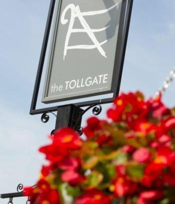 Whaddon Hotel | Enjoy Breakfast at The Tollgate Inn – 4-Star Retreat