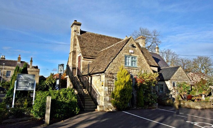 Whaddon Hotel | Discover The Tollgate Inn: Family-Friendly with Breakfast