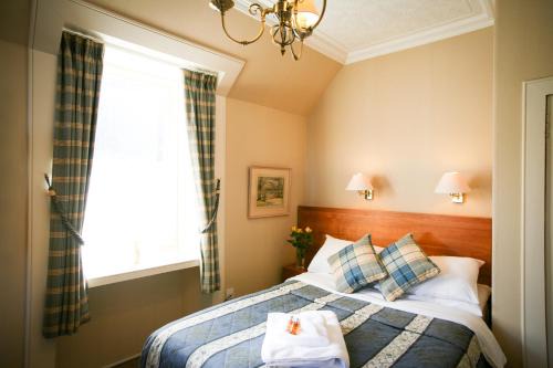 Tomich Hotel | Welcoming Stay at The Tomich Hotel: Pet-Friendly & Family-Ready