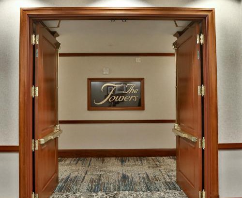 Downtown Hotel | Experience The Towers at The Kahler Grand with Ocean Views