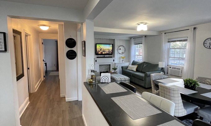 Central Waterford Apartment | Explore The Town Border Apartment with Oceanfront Views