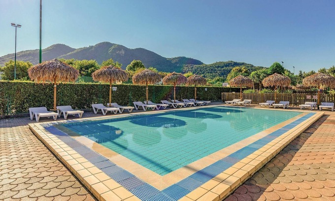Iseo Apartment | The town of Iseo is located directly on the shores of the homonymous Lake Iseo, 30 km east of the hi