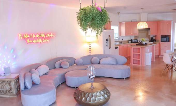 Boerne House | Artistic Retreat at The Trailer: Gallery & Art House