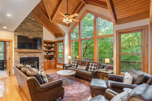 Foscoe House | Relax at The Tree House at Echota with Private Pool Access