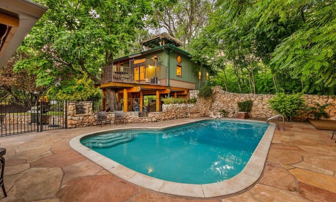 Cornville House | The Tree House at The Place