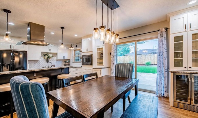 Northeast Heights House | Discover The Tree House on Los Arboles | Family-Friendly Retreat