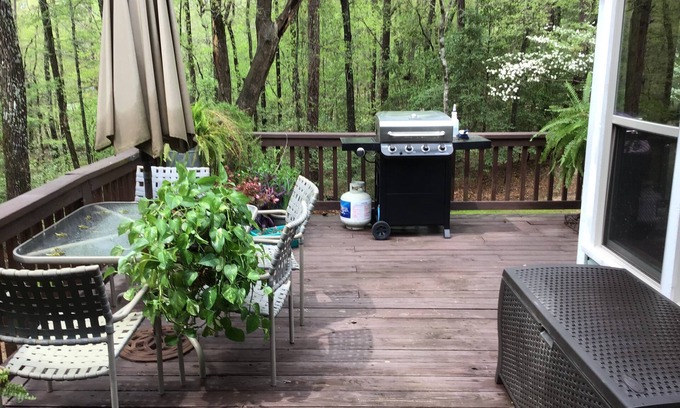Holly Lake Ranch House | Discover The Tree House: Golf, Lake & Pickleball Retreat