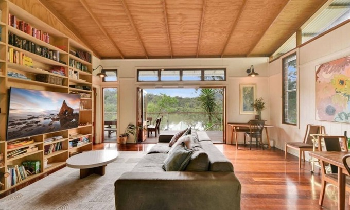 Milsons Passage House | Discover The Treehouse @ Milsons - Unique Boat Access Stay