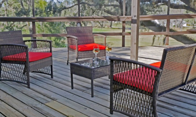Fellowship House | Convenient Stay Near WEC & HITS with Golf Course Access