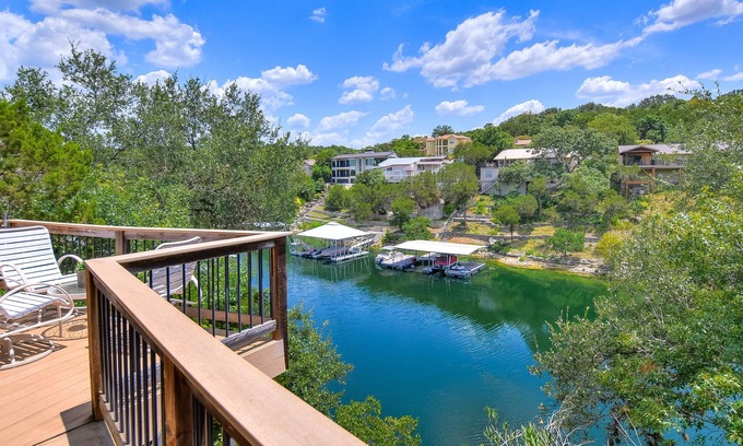 Lakeway Villa | Serene Getaway: The Treehouse on Lake Travis with Spa & Pool