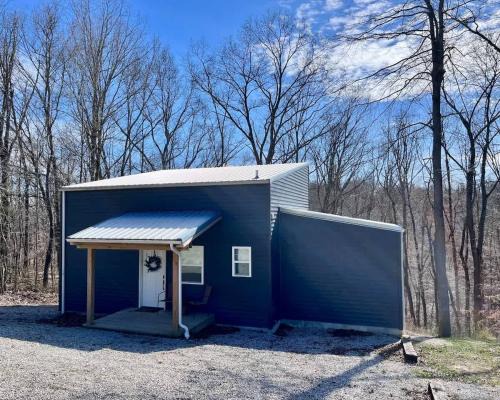 Logan House | The Treetop A Hocking Hills Villa Treat