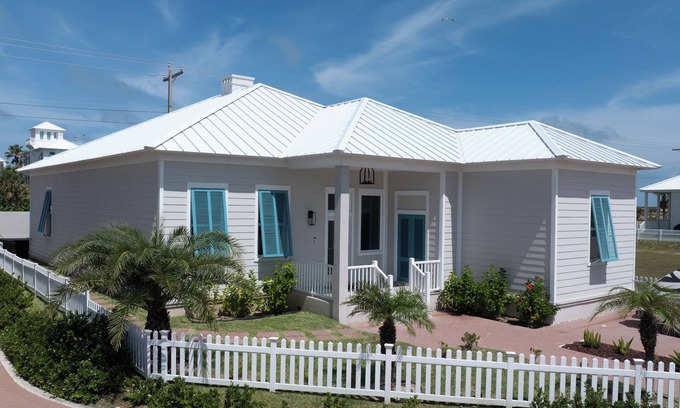 The Shores House | The Tropical Nomad Cottage – luxurious 3-bed, 3.5-bath Spanish-style cottage in South Padre Island