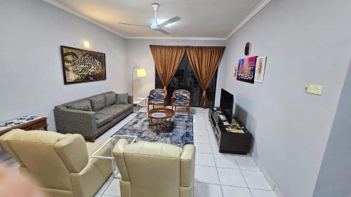 Putrajaya Apartment | The Tropics Homestay