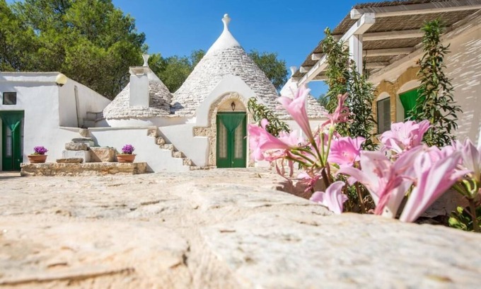 Latiano House | THE TRULLO OF THE WHITE OLIVE TREE
