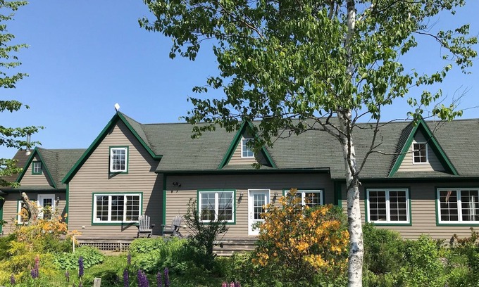 Tryon Apartment | The Tryon Suite: The perfect home base for your Island adventures