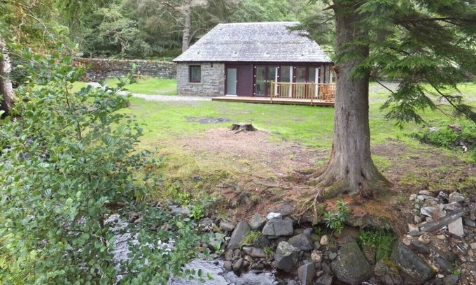 Lochgilphead House | Romantic Getaway at The Turbine House with Ocean Views