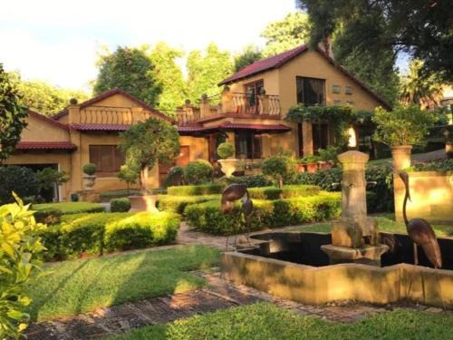 Newcastle House | Discover The Tuscan Garden: Oceanfront Relaxation Awaits!