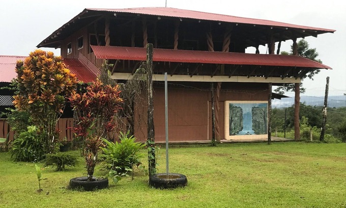 San Rafael de Guatuso House | Exceptional Stay at The Twisted Wooden House with Kitchen