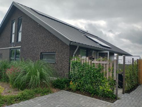 Waal House | Oceanfront Escape at The Two Branches - Rated 9/10!
